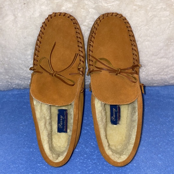 Parry Other - NWT PARRY Men’s Tan Moccasins.  Size 10